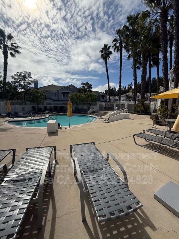 Building Photo - 62 Breakers Ln