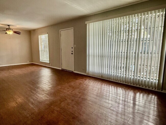 Building Photo - 525 Heights Blvd