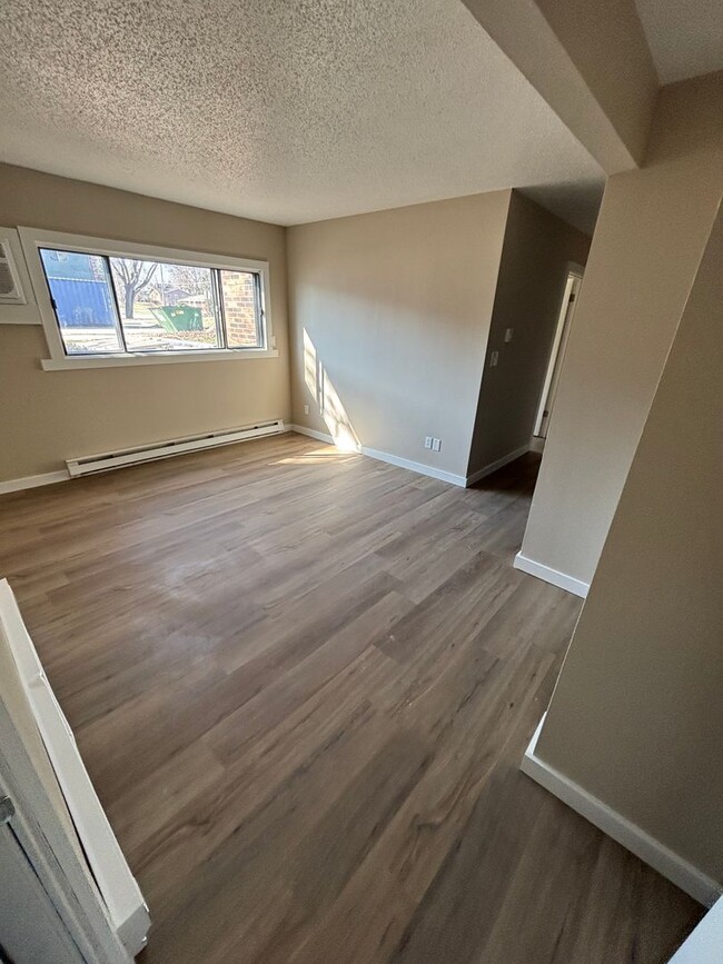 Building Photo - Fairview Apartments