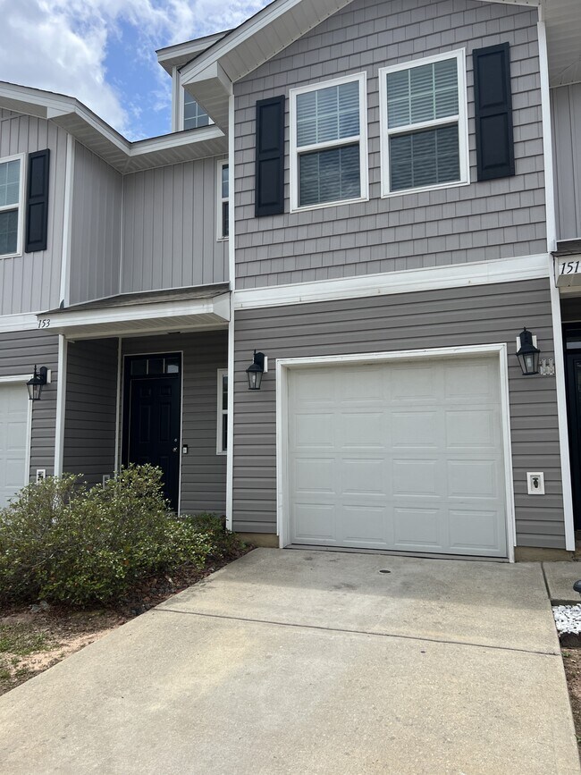 Building Photo - 151 Iron Horse Dr E
