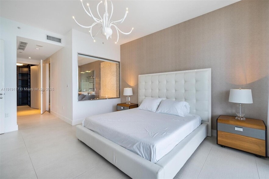 Building Photo - 200 Biscayne Boulevard Way