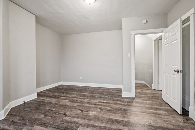 Building Photo - 101-103 E Agnew Avenue