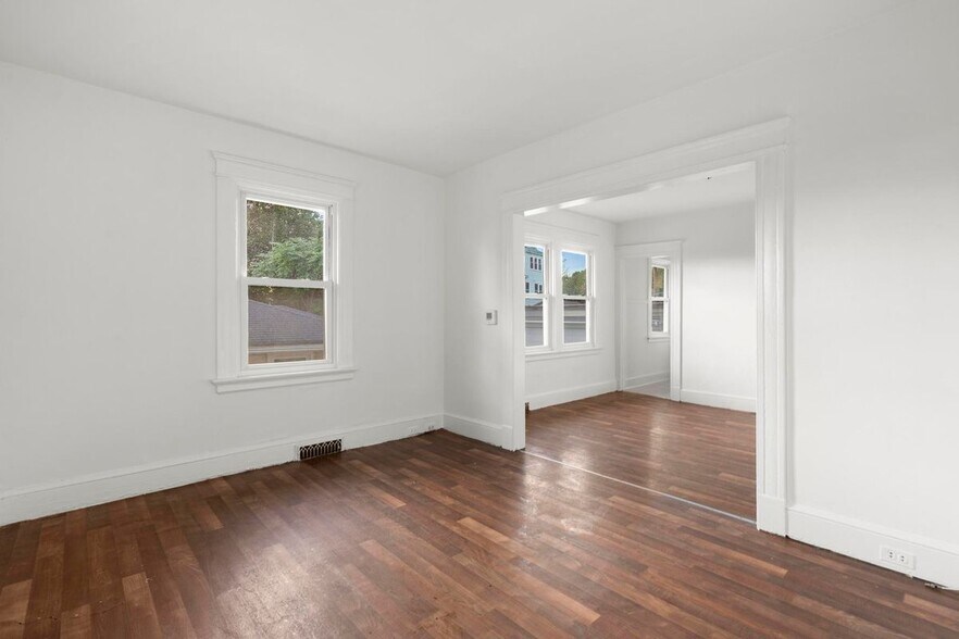 Building Photo - 97 Wall St