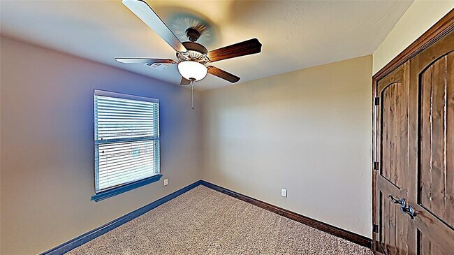 Building Photo - 13604 Gentry Dr