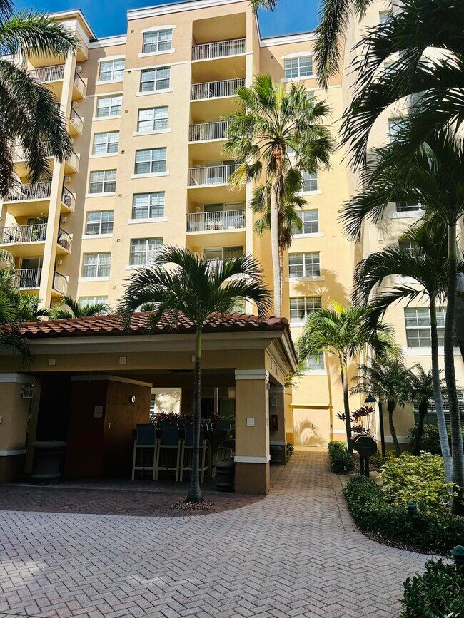 Building Photo - 1801 N Flagler Dr