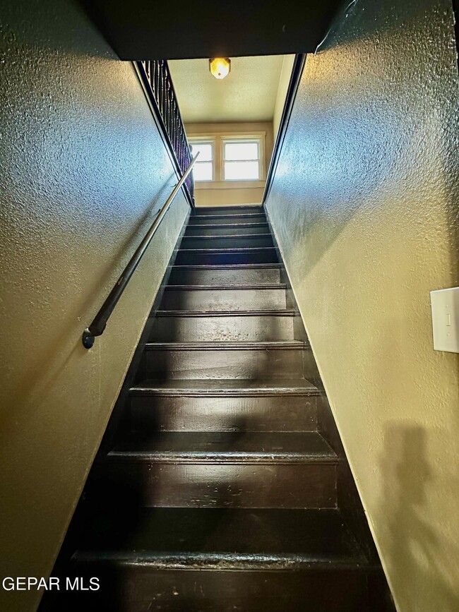 Building Photo - 618 Stewart Ct