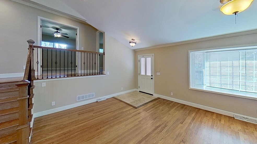 Building Photo - 1105 N Monaco Street Pky