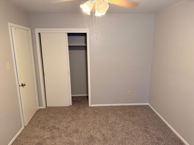 Building Photo - 5149 Middlecoff Cir