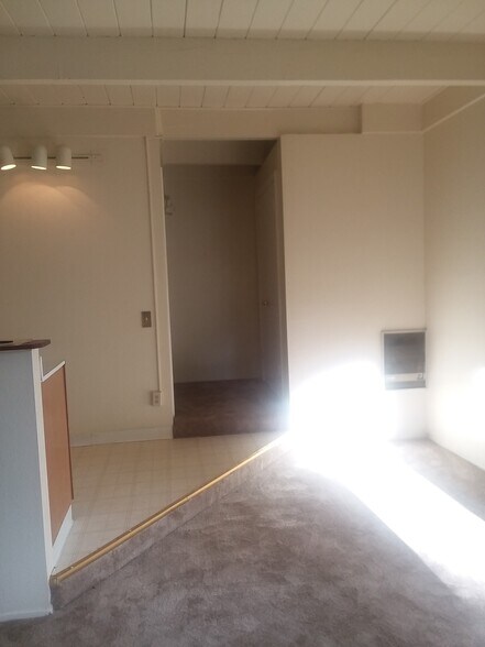 Building Photo - 322 Market St