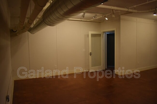 Building Photo - 110 Campbell Ave SE