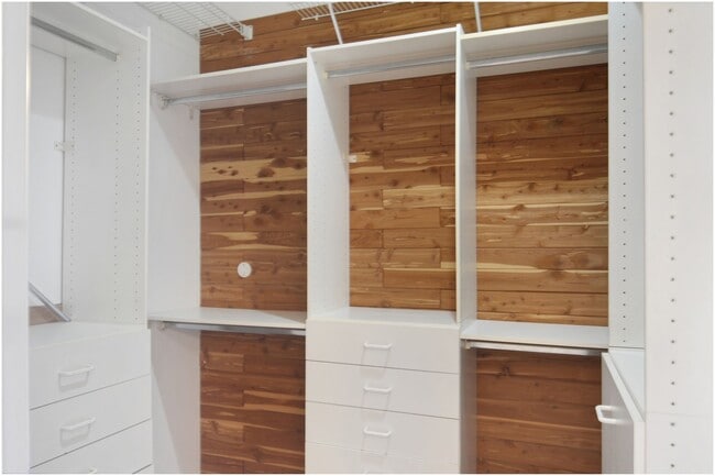 Building Photo - 2 Bedroom Plus Loft - Laguna Niguel Condo!