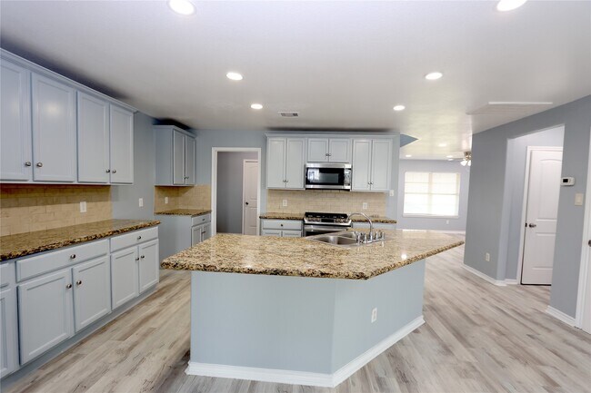 Building Photo - 9218 Mission Arbor Ln