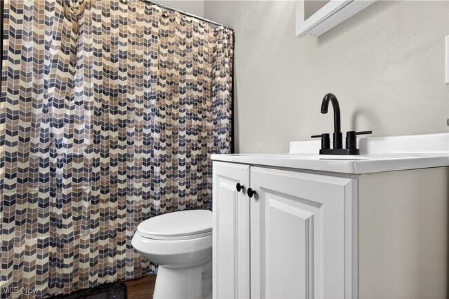 Building Photo - 9517 Prince Ave