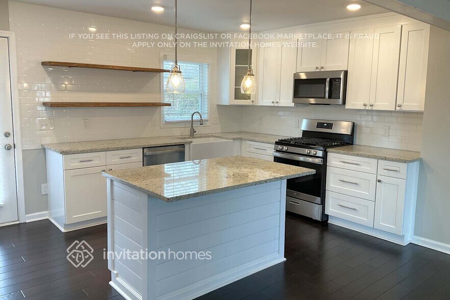 Building Photo - 2354 Beverly Ln