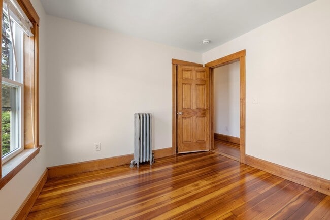 Building Photo - 26 Chilton St