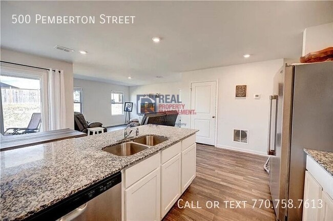 Building Photo - 500 Pemberton St