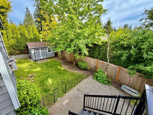 Building Photo - Stunning Elliott Pointe View Home in the Heart of Mukilteo