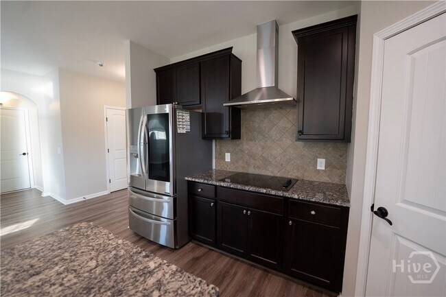 Building Photo - 123 Grimsby Rd