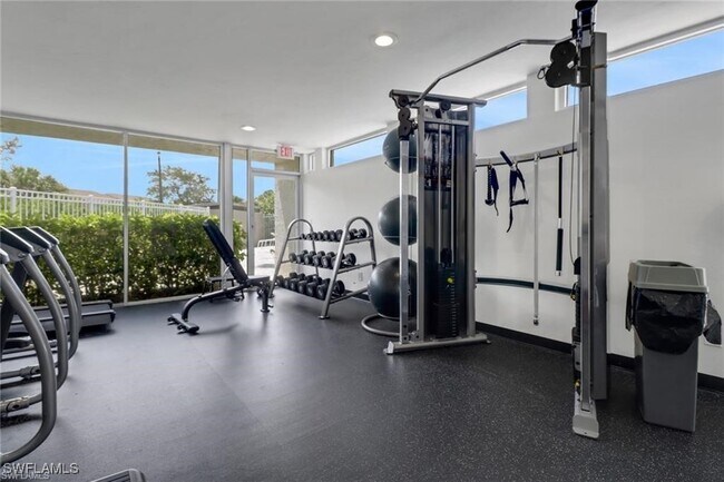 Building Photo - 169 Santa Clara Dr
