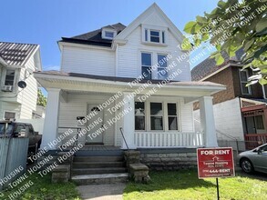 Building Photo - 305 15th St