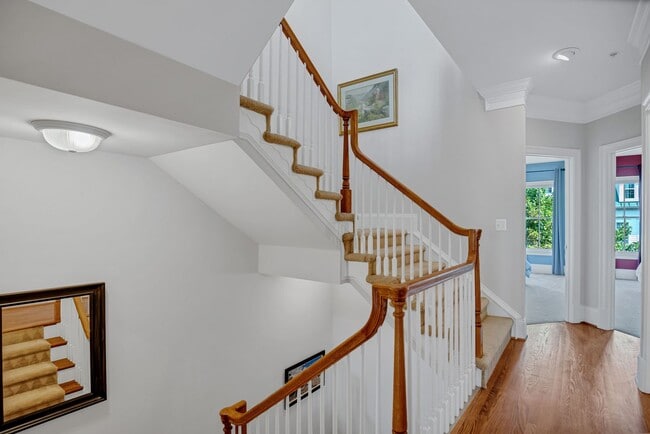 Building Photo - Stunning 4BR All-Brick End-Unit Townhome with Rooftop Terrace in Potomac Greens