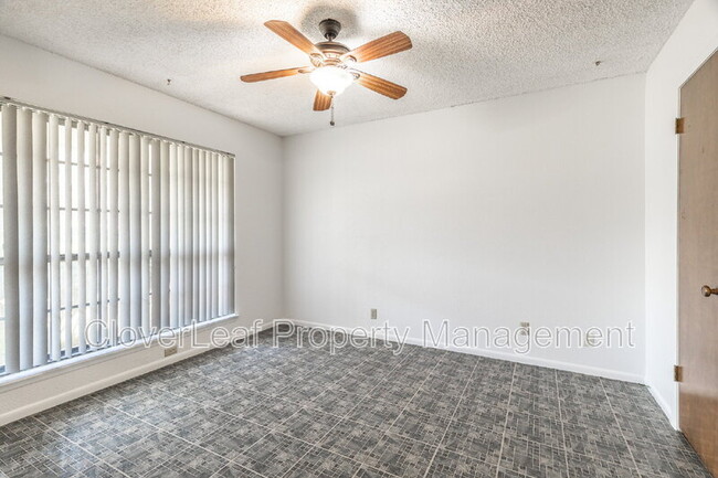 Building Photo - 3503 Clearfield Dr
