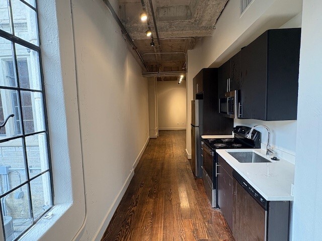 Building Photo - 4411 Dallas St