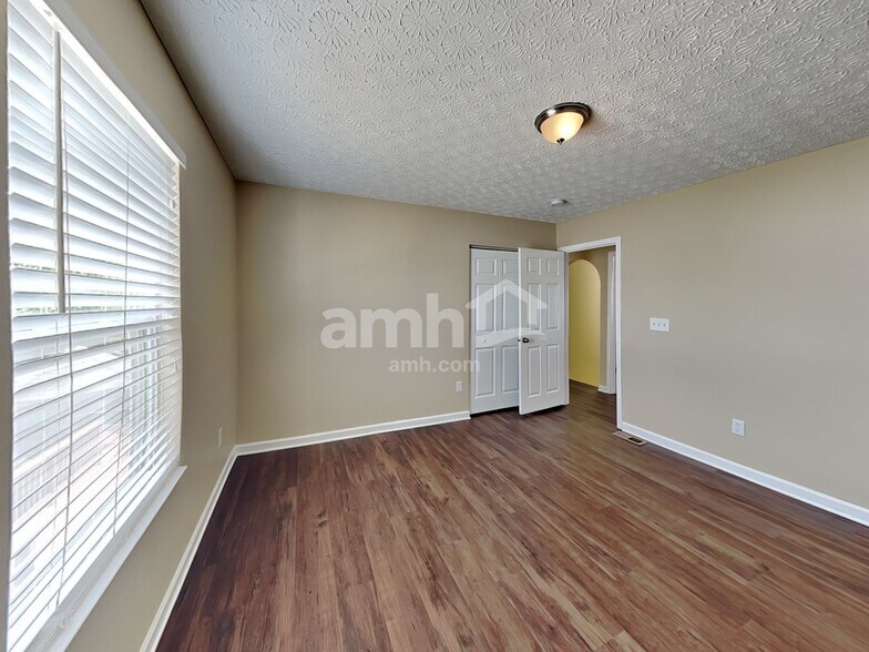 Building Photo - 130 Brittney Rd