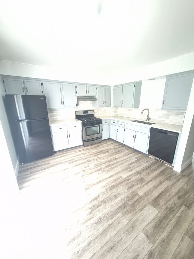 Building Photo - 3581-3583 Peck St SW