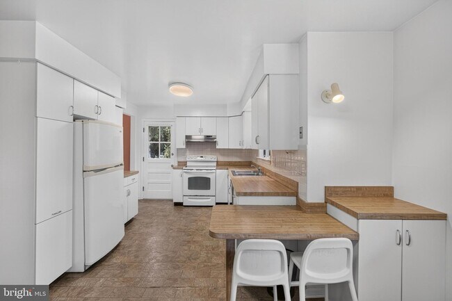 Building Photo - 3106 Hearthstone Rd