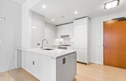 Building Photo - 135 Seaport Blvd
