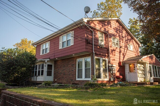 Building Photo - 32 Heston Ave