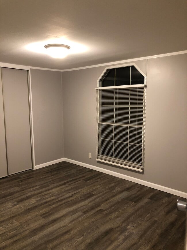 Building Photo - Kirbyville