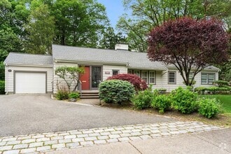 Building Photo - 140 Paulson Rd
