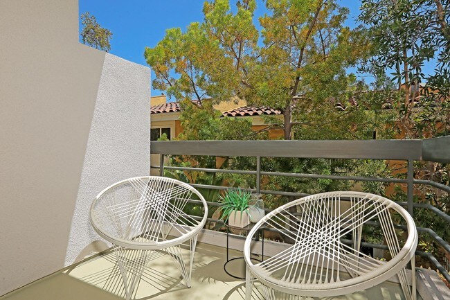 Building Photo - 1235 Yale St