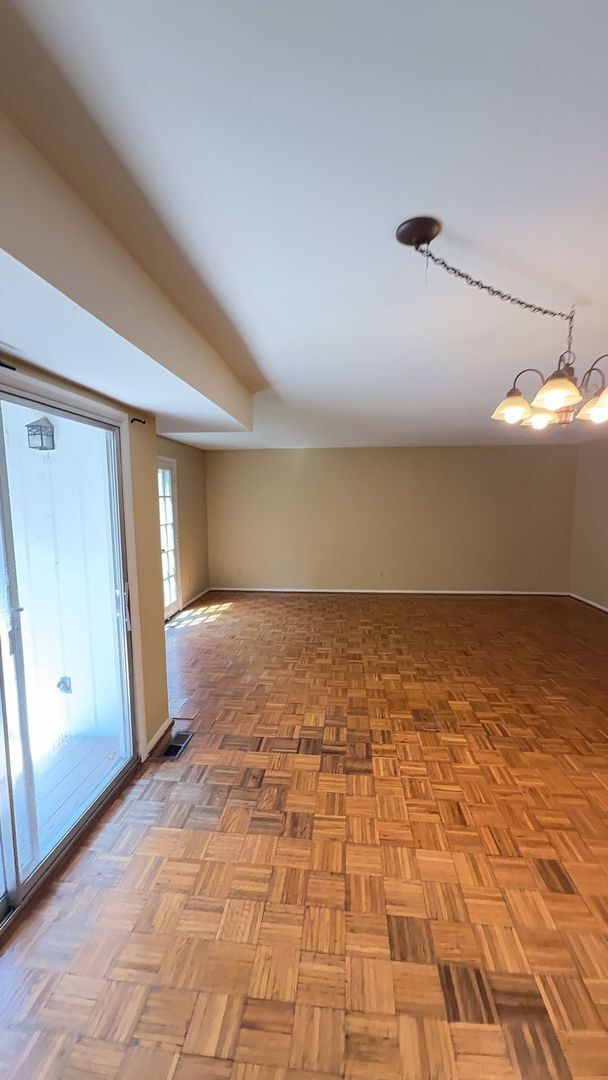 Building Photo - August 2026/2027 Loyola off-campus  2bd/2ba Homeland Southway Condo w/ CAC & more! - Available 8/9