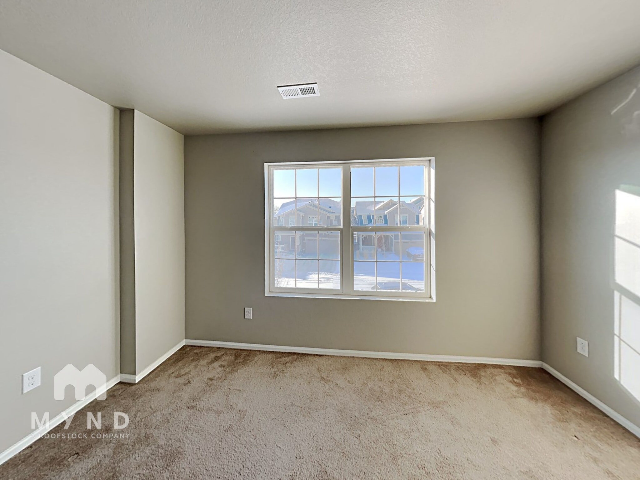 Building Photo - 15955 E Otero Cir