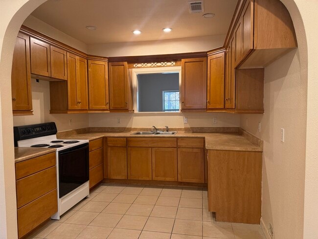 Building Photo - 11 Immokalee Dr