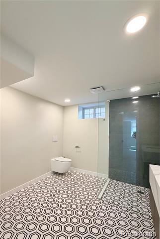 Building Photo - 557 S University Blvd