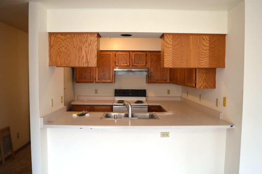 Building Photo - 2289 S Thompson Dr