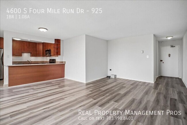 Building Photo - 4600 S Four Mile Run Dr