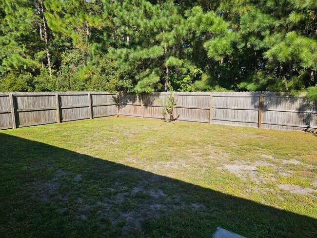 Building Photo - 3 bedroom, 2 bath home in the Neighborhoods of Holly Ridge Community