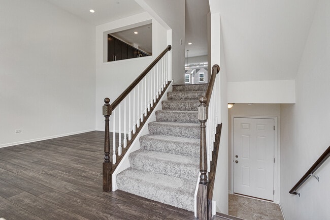 Building Photo - 2923 Madison Dr