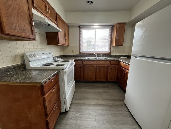 Building Photo - 1201-1203 S 35th St