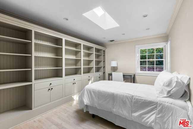 Building Photo - 9520 Gloaming Dr