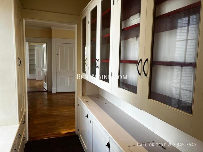 Building Photo - 92 Main Rd N