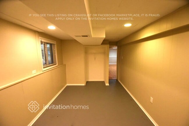 Building Photo - 7939 Edgewood Ct