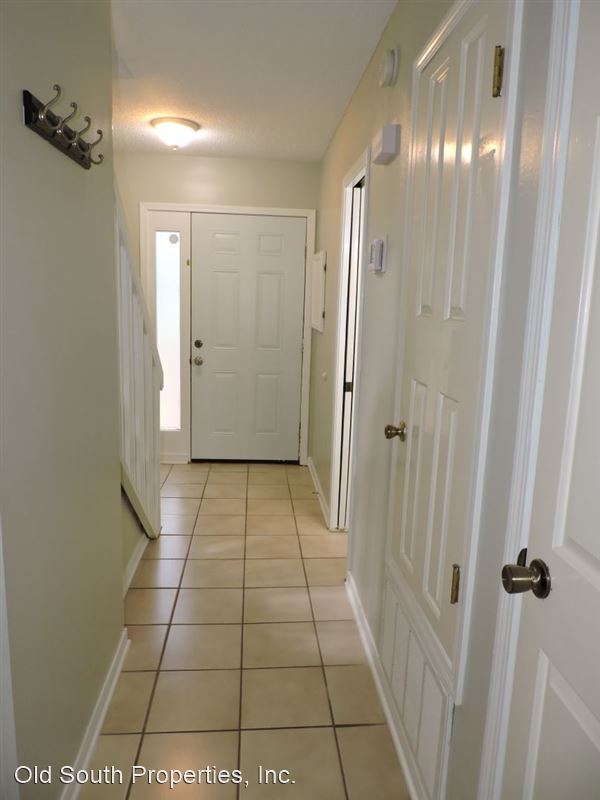 Building Photo - 3501 Parkwood Ave