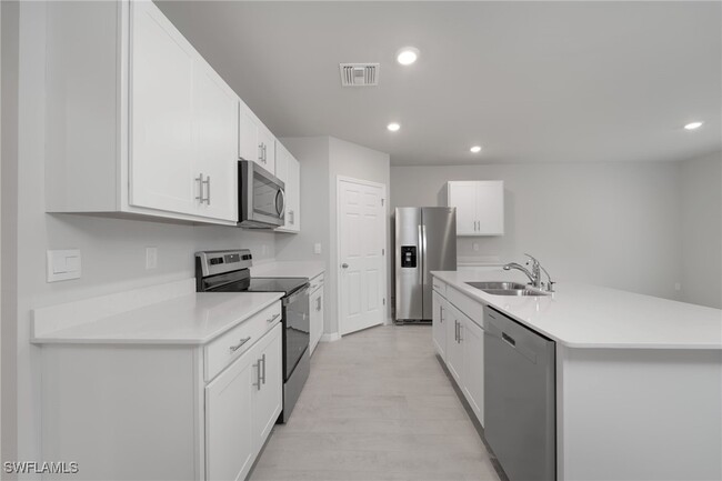 Building Photo - 1705 NW 31st Pl