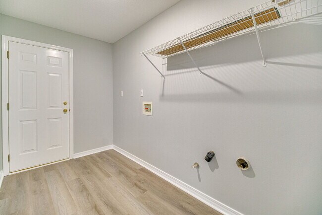 Building Photo - Beautiful property in highly desirable Lilian Woods Subdivision!